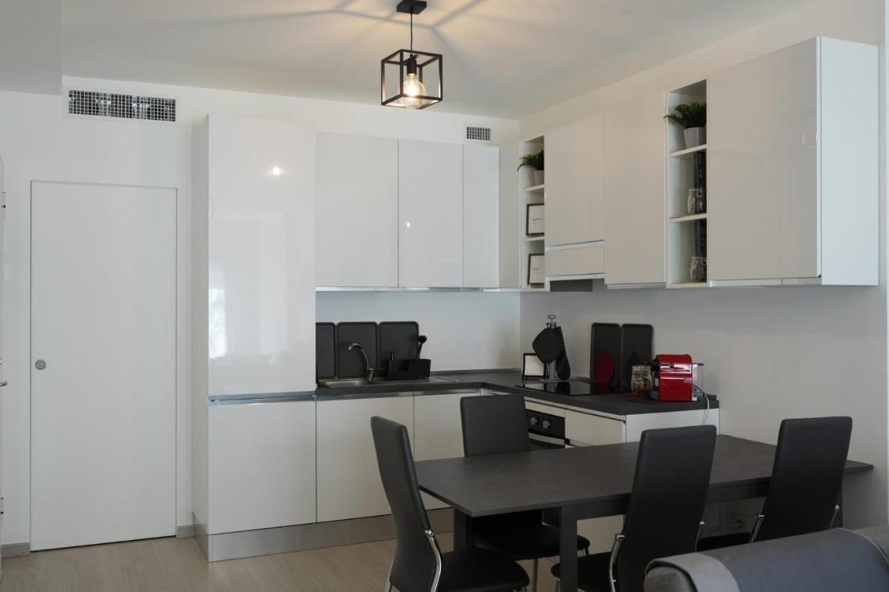 Homega - City Center New Apartment Bari Exterior photo